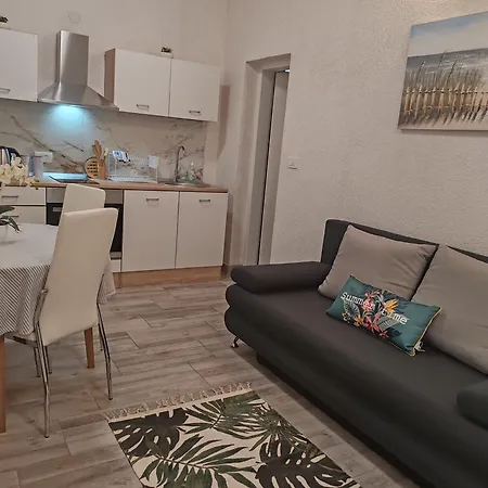 Apartment Mira 2
