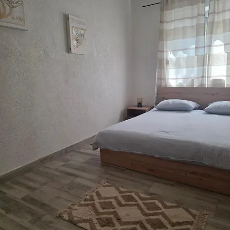 Mira 2 Apartman *