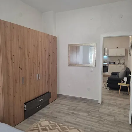 Mira 2 Apartman *